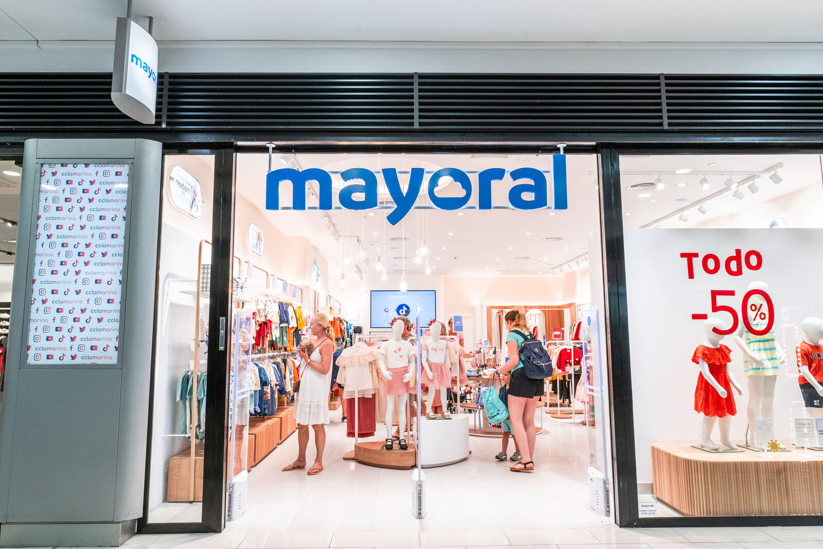 Mayoral store front